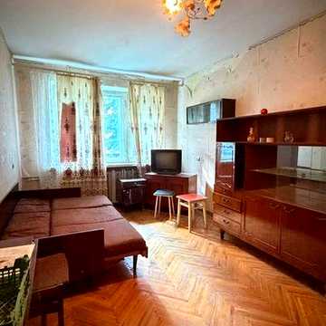1 кімнатна квартира в центрі Буча на 1-му поверсі