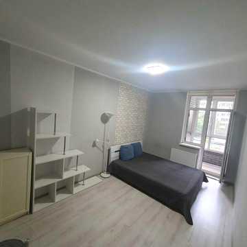 1к , Ахматової 22, метро Позняки 10хв. 41м2, генератор.