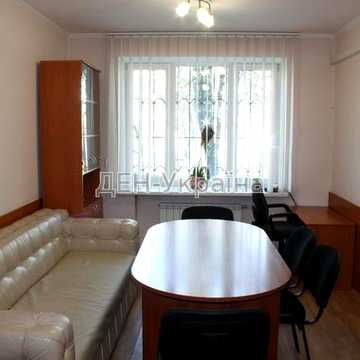 Поділ. Офіс 50 кв.м на вул. Введенська 7/9