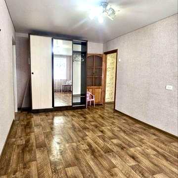 Продаю 3х комнатную квартиру на ЮТЗ/ Малодогвардейская