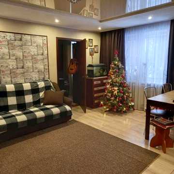 Продам квартиру 98 квартал 3 кімнатну 1 поверх