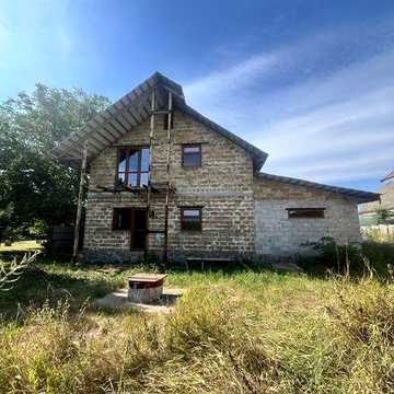 Ціну знижено!Продаж будинку в гарному місці.  Можна під програму .