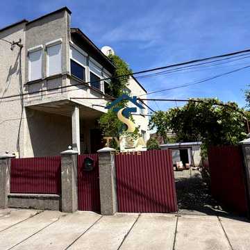 Будинок у м. Тячів, за 100 м від лікарні