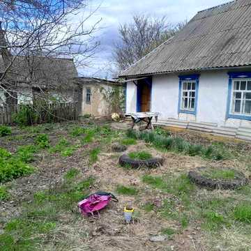 Продається хата в селі Степанівка Калинова 3. Білоцерківського р-ну  Київської області. Вул. Калинова 3.