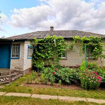 Ціна знижена. Комплекс з 2х житлових будинків  91 м2 та 45,9 м2 на 0,1674 Га в с.Пуховка ,15хв до Києва