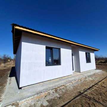Продам новий одноповерховий будинок 90м2 на ділянці 5 сот, гарне місце