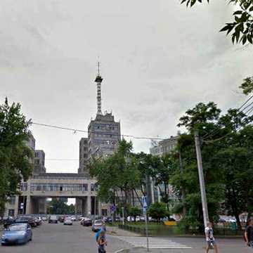 Торг!!! СТАЛИНКА с лифтом!ГОСПРО М! Независимости 5! Продам 3К 72 м2