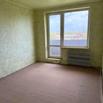 Продам 1к. кімнатну квартиру ХТЗ  вул. С. Потоцького  32.. Власник