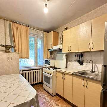 Трехкомнатная квартира в центре Таирова