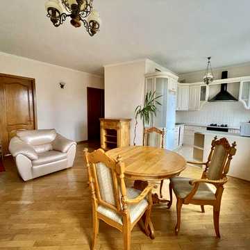 Печерськ! 3К сталінка з видом на Ботсад | 3,4 м стелі | $165 000 | Без комісії