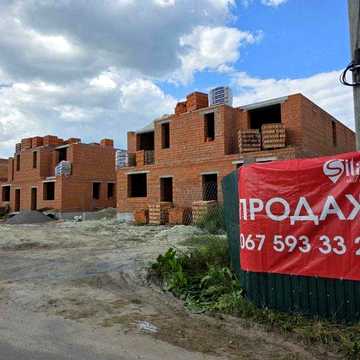 Продаж сучасного дуплексу у Малечковичах