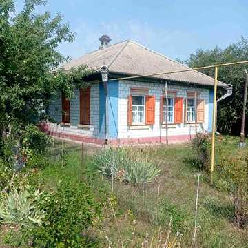 Продам затишний будинок  50 км від Черкас