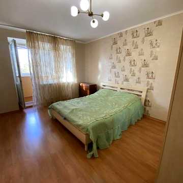 Здається простора 2-кімнатна квартира , 75 м²