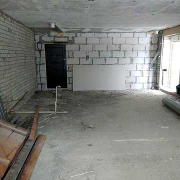 Продам 2 ком.квар + цокол помещ(возможно для МГН+подйомник)-115 м кв.
