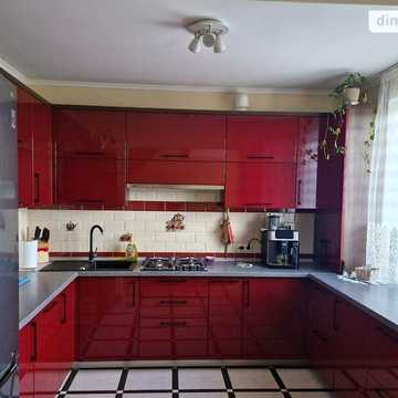 Продаж 3к Квартира Карпатська вулиця