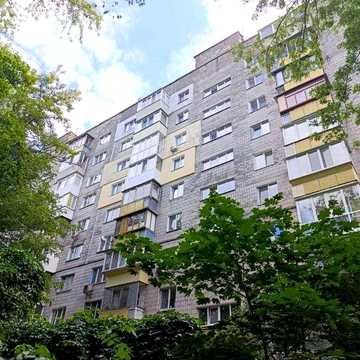 2-х кімн. квартира пров.Артилерійський поруч з м. Берестейська. Без комісії.