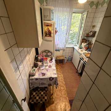 Продам 2 кім на Героїв Маріуполя