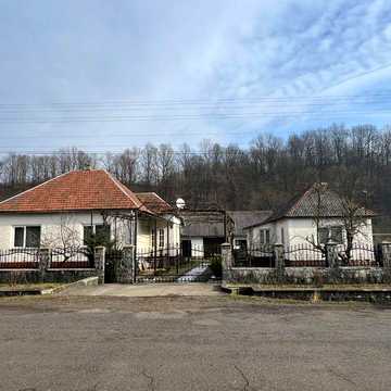 Продам будинок з ділянкою 38 соток