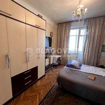 Продаж 3-к квартири вул. Гончара Олеся, 79 М. Вокзальна, Університет, Цирк, Центр