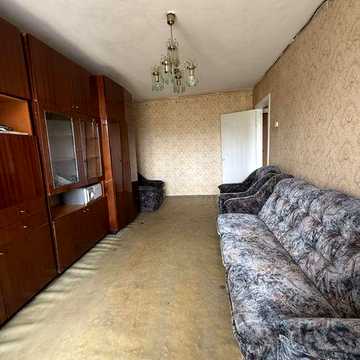 Продам однокімнатну квартру по Захисників Украіни 11б