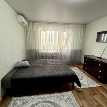 Драгоманова вул., 18