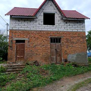 Продам будову в центрі міста ціна договірна