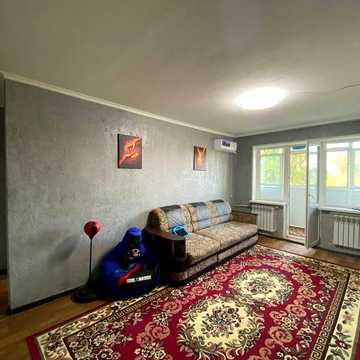 Продаётся трёхкомнатная квартира по ул. Соборности (Косиора)