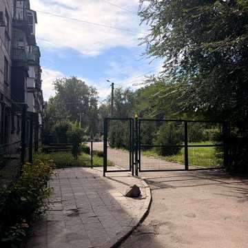 Продам 1-комн Сталинка центр АО