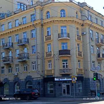 В розкішному будинку на Сумський,92 продам 2 квартиру