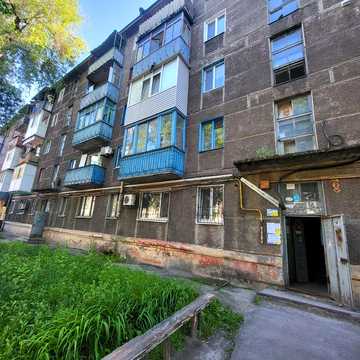Продаётся 2-комнатная квартира под ремонт в хорошем районе города! Y.A.