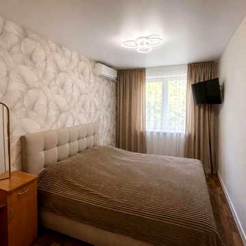 4-кімнатна квартира з ремонтом, Черемушки