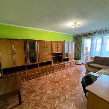 Продам 2-кімнатну квартиру. Л/б. Кінотеатр Мир.