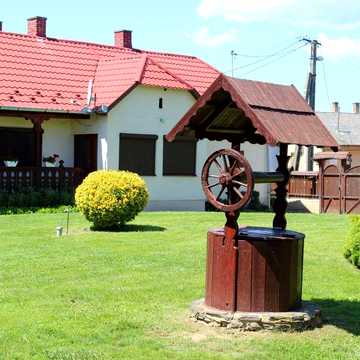 Продається сімейний будинок -  Безпечне життя в ЄС біля трьох кордонів — тиша, природа та простір у  МІЛОТІ