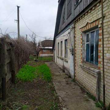 Продам свій цегляний будинок в сел. Коломак, Харківська обл.
