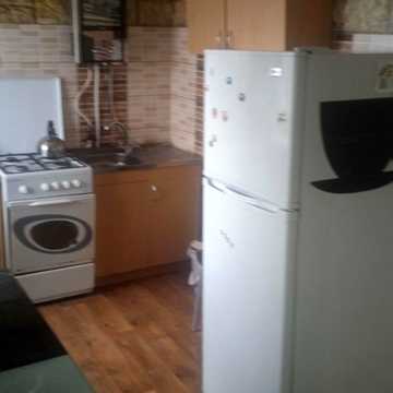 Космонавтів вул., 53