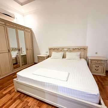 Генуезька вул., 36