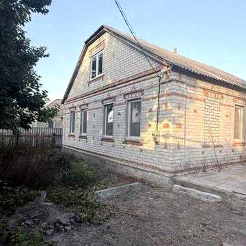 Продам добротный кирпичный дом на Баварии