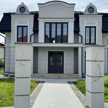 Продаж будинку Роша