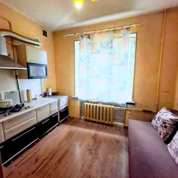 Снизили цену. 1к квартира в "сталинке"