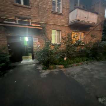 Здам затишну теплу квартиру на першому поверсі
