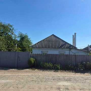 Продаж будинку в Балаклії: простора ділянка та чудові можливості для облаштування за вашим смаком