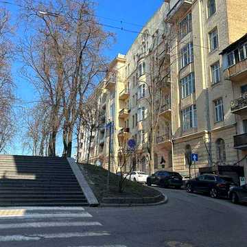 Продам 3-к квартиру вул.Костельна(Костьольна),10 2(7), 90м, 205000дол