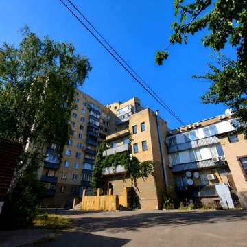 Продається унікальна та простора  3-кімнатна на  проспекті Лобановського!