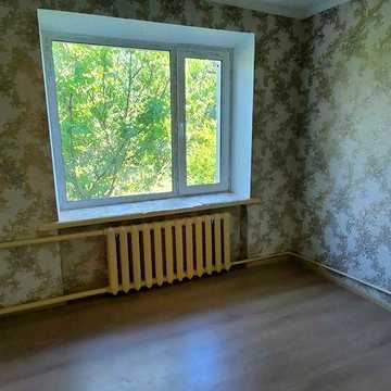 Продам 2x кімнатну квартиру з ремонтом і автономним опаленням в центрі с. Журавка Прилуцький район Чернігівська обл