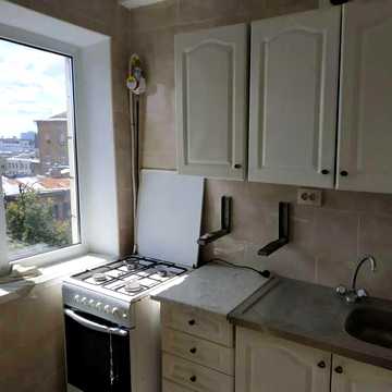 Здам 1 кімнатну квартиру ,вул.Багговутовська,3/15    11000грн+ком.