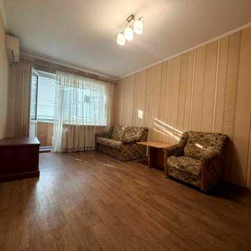 Продам 1-кімнатну квартиру, просп. Небесної Сотні 5/9