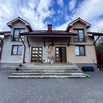Дуплекс біля лісу з краєвидом на Ужгород