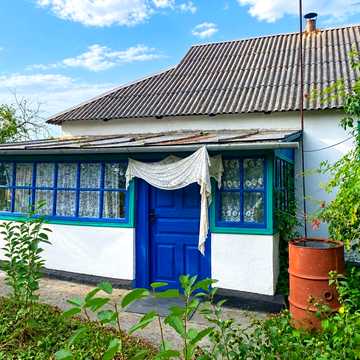Продам будиночок с землею біля озера