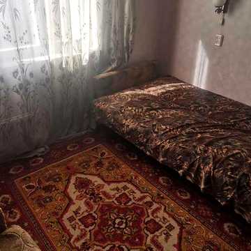 1к Заболотного поруч з ринком Урожай, мед університет