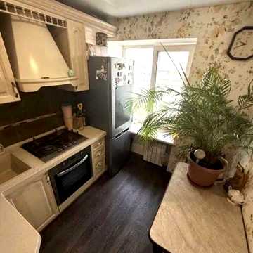 Продам 2х квартиру Новые дома, Коммунальный рынок 3 мин 2/5 с капит ремонтом